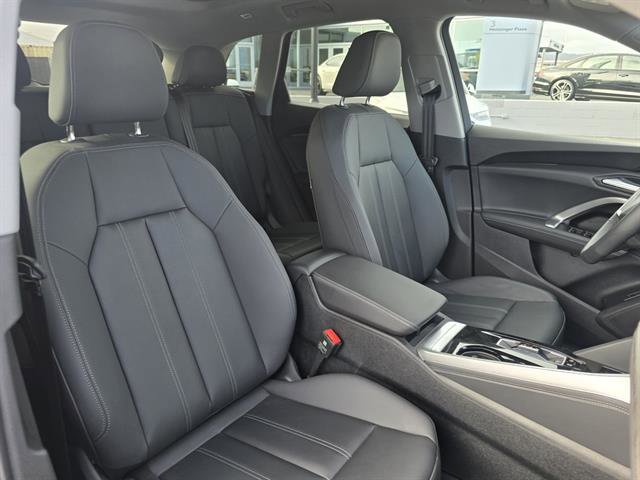 Used 2025 Audi Q5 Premium w/ Convenience Package image 17