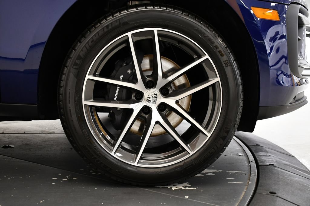 Certified 2026 Porsche Macan Turbo AWD/4WD image 19