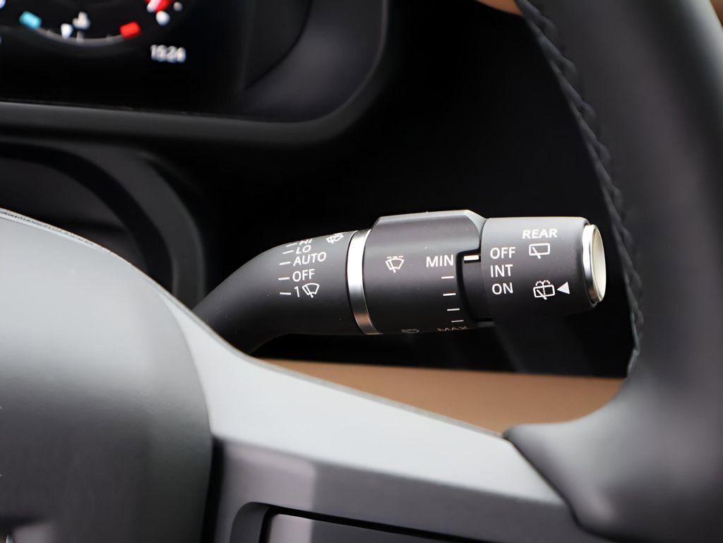 New 2026 Land Rover Defender 110 S image 33