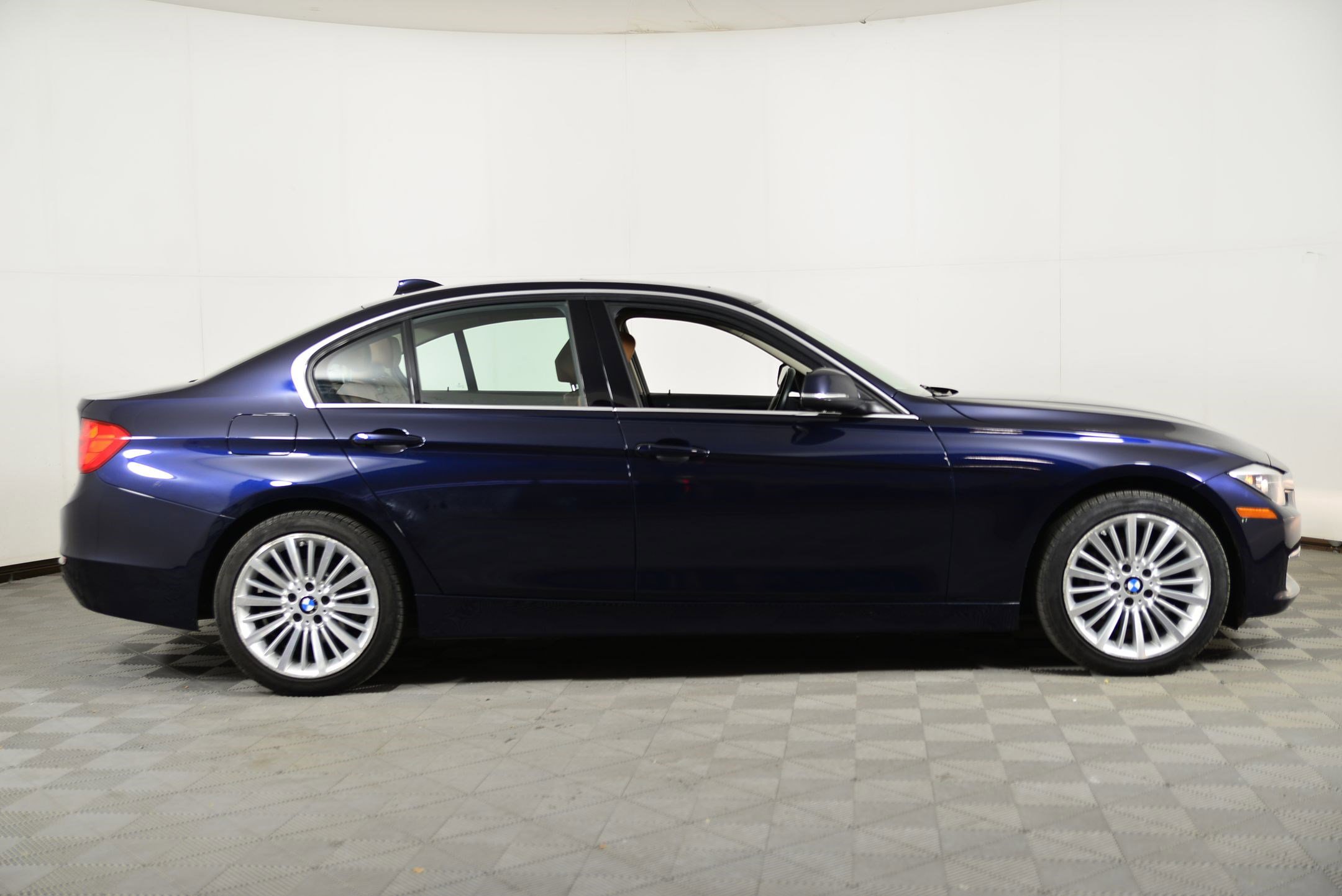 Used 2015 BMW 328i xDrive Sedan image 7