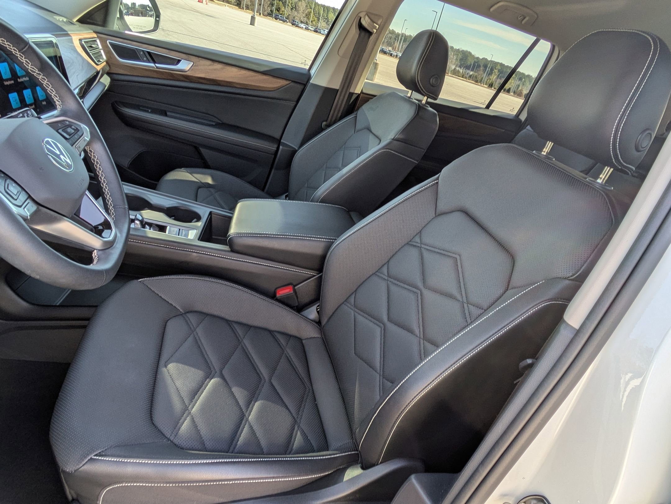 Used 2024 Volkswagen Atlas SE image 18