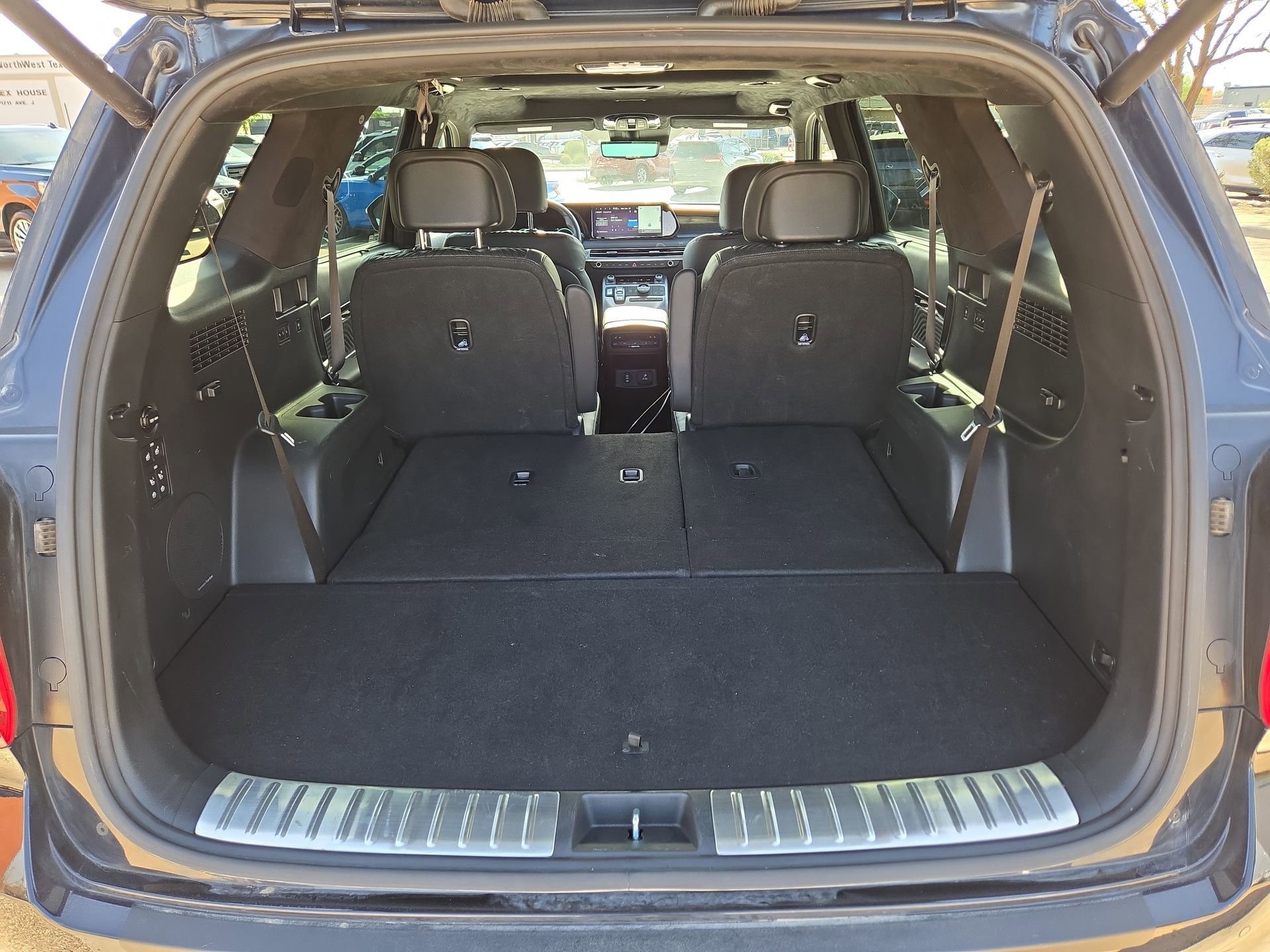 Used 2023 Hyundai Palisade Calligraphy image 12