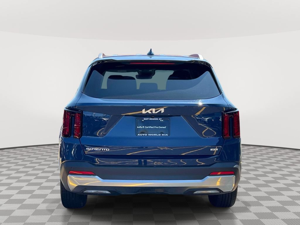 Certified 2025 Kia Sorento S AWD/4WD image 6