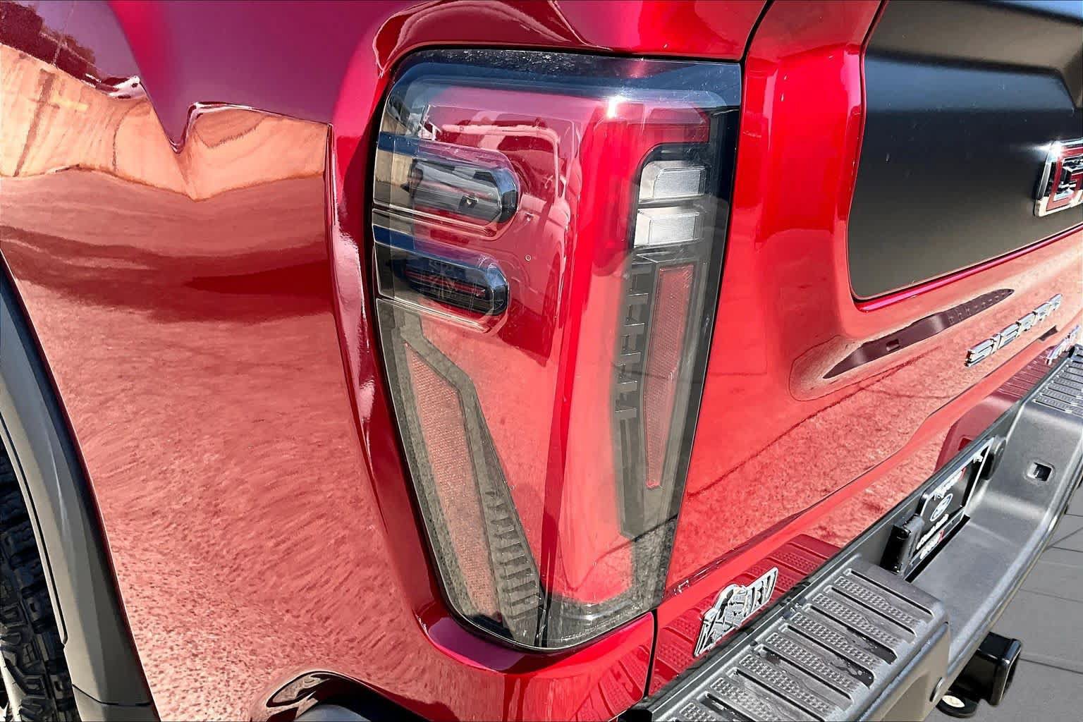 Used 2025 GMC Sierra 2500 AT4X w/ AT4X AEV Edition AWD/4WD image 28