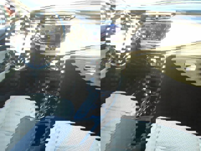 Used 2020 Buick Encore GX Essence w/ Experience Buick Package image 10