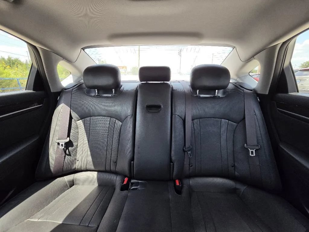 Used 2016 Hyundai Genesis 3.8 RWD image 37