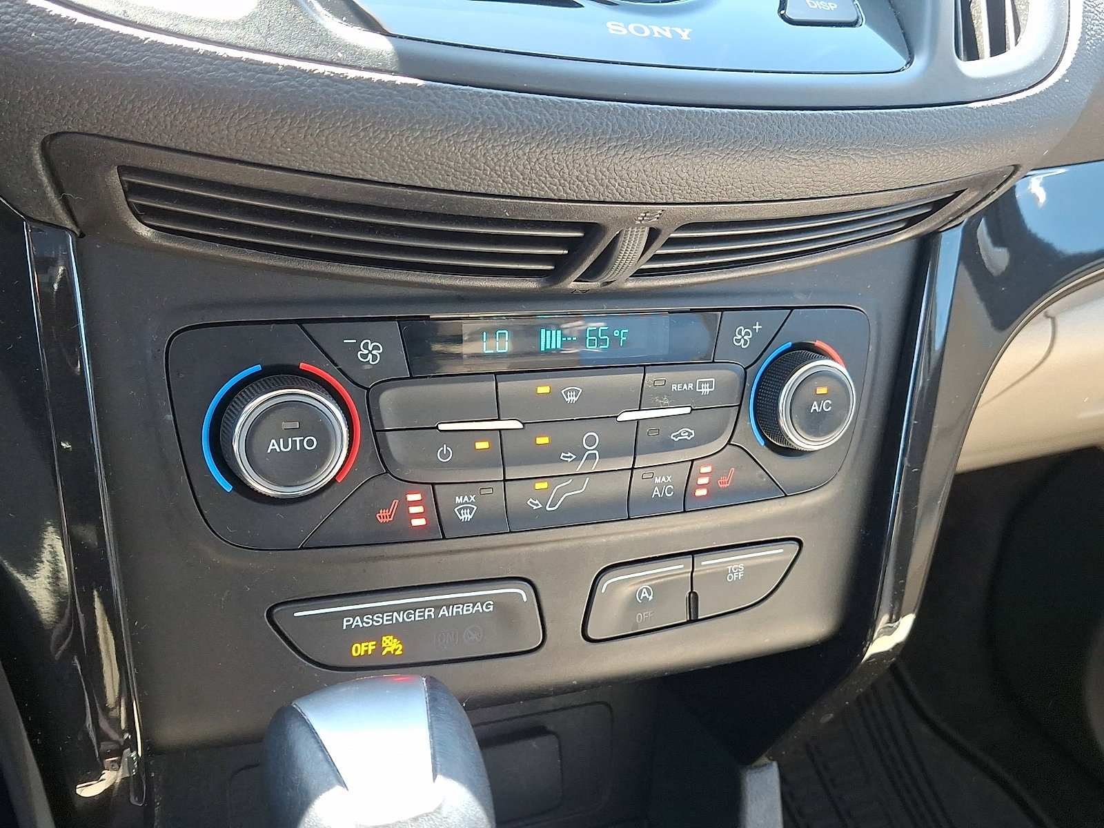 Certified 2017 Ford Escape Titanium image 22