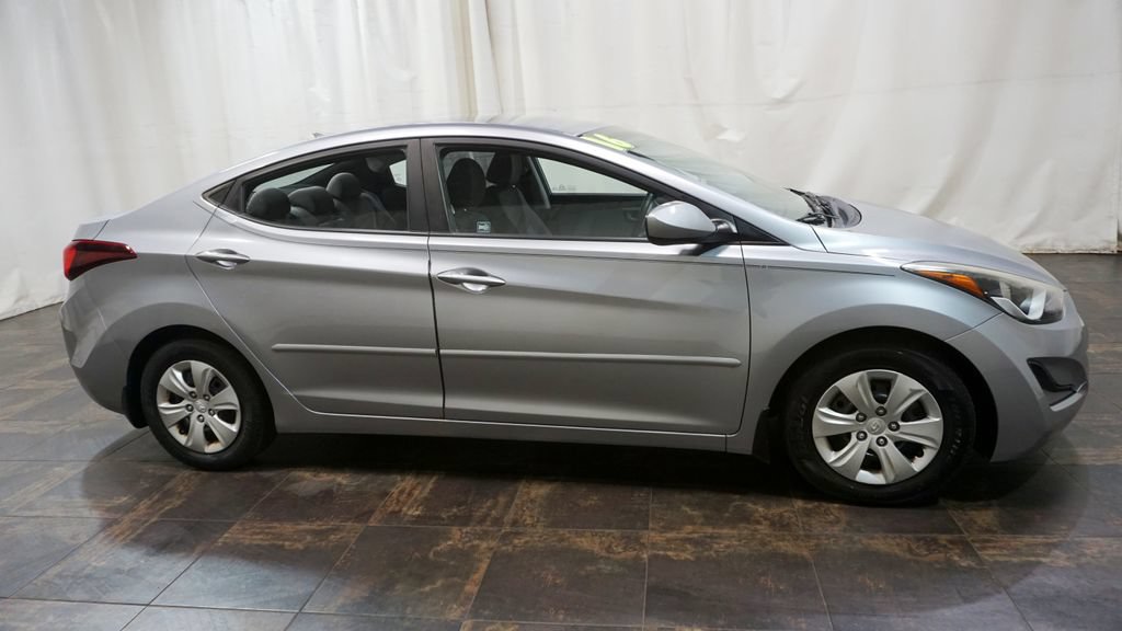 Used 2016 Hyundai Elantra SE FWD image 6