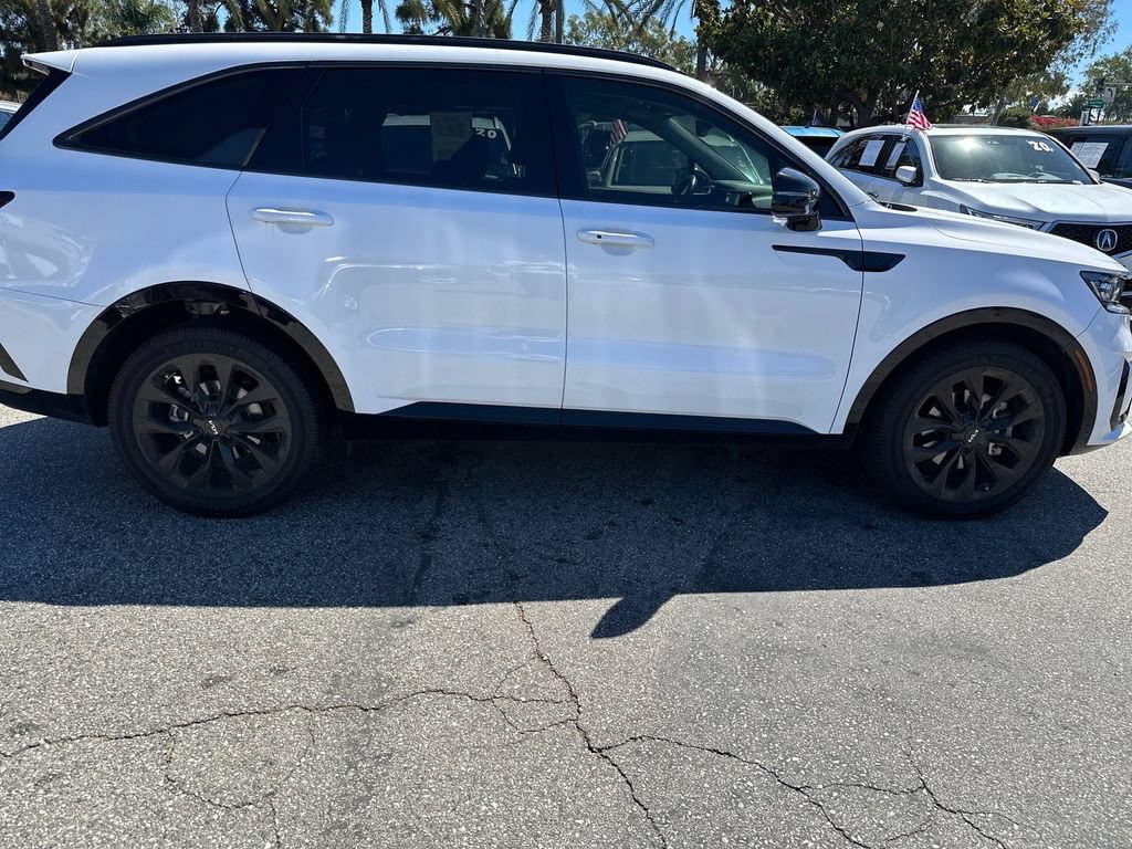 Certified 2023 Kia Sorento SX FWD image 6