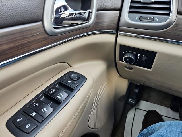 Used 2018 Jeep Grand Cherokee Overland image 30