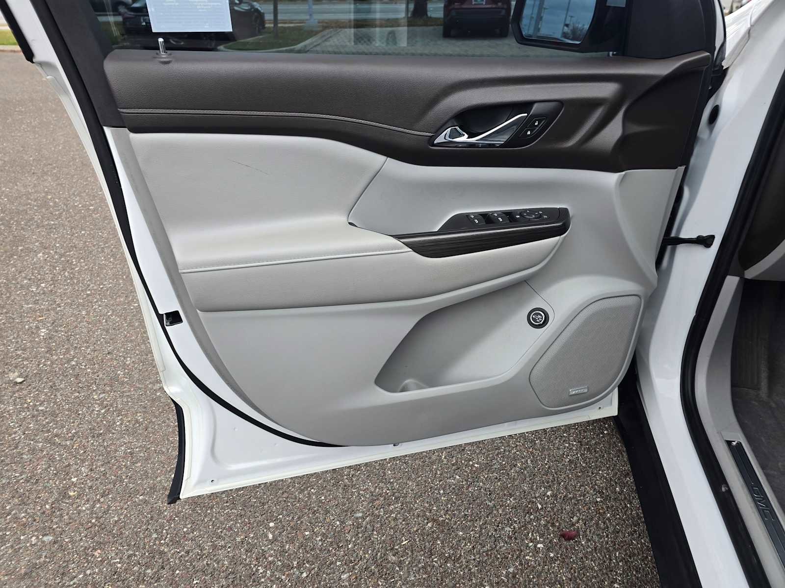 Used 2019 GMC Acadia SLT image 24