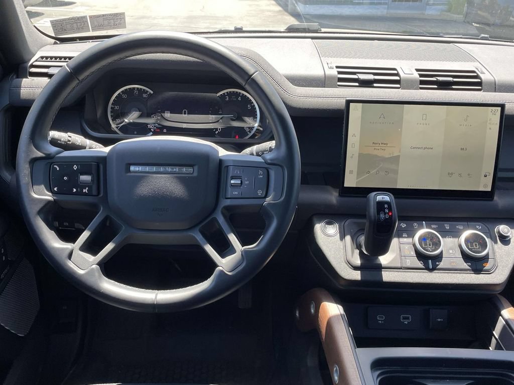 Certified 2023 Land Rover Defender 130 X-Dynamic SE AWD/4WD image 24