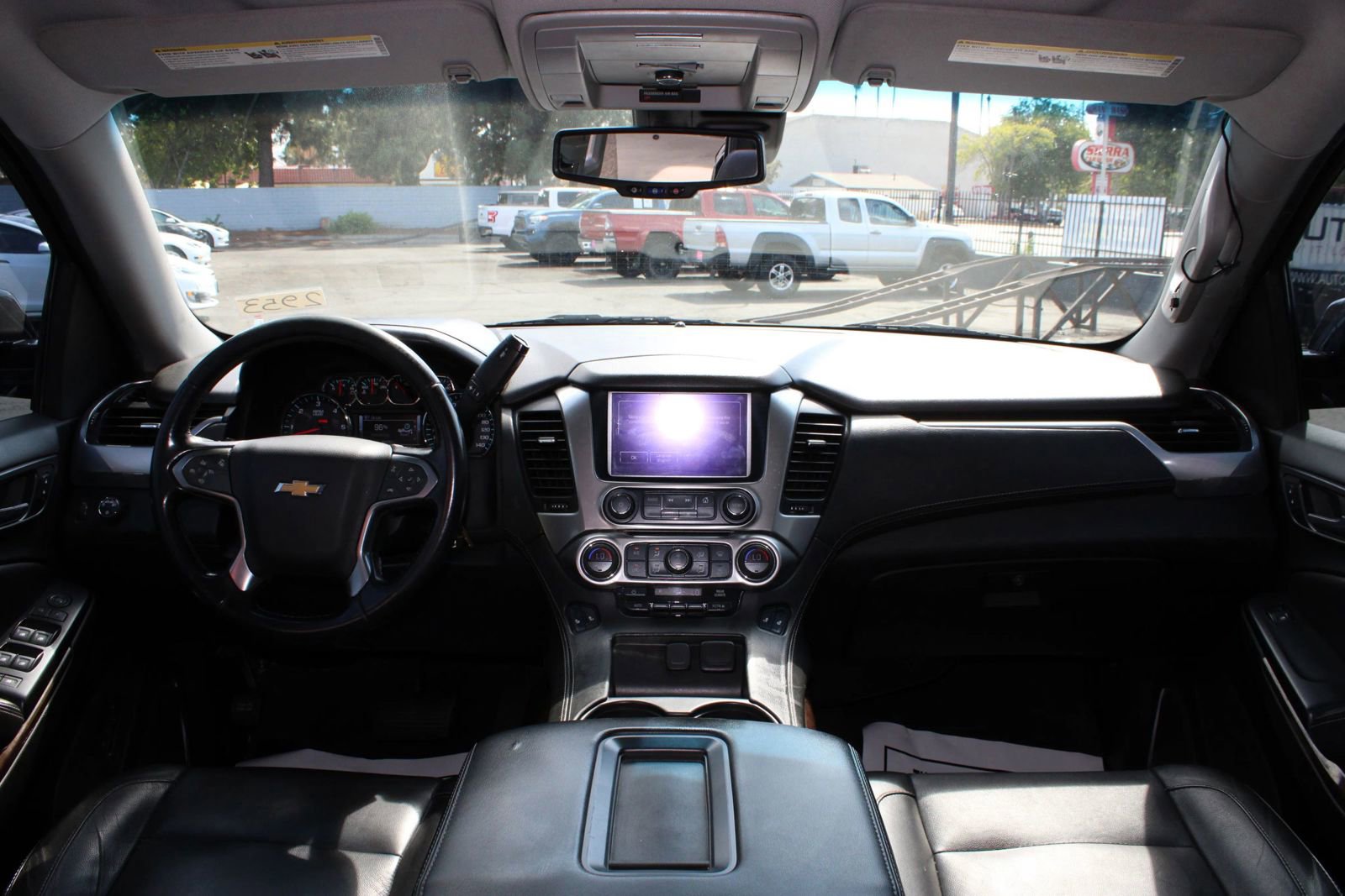 Used 2019 Chevrolet Suburban LT image 25