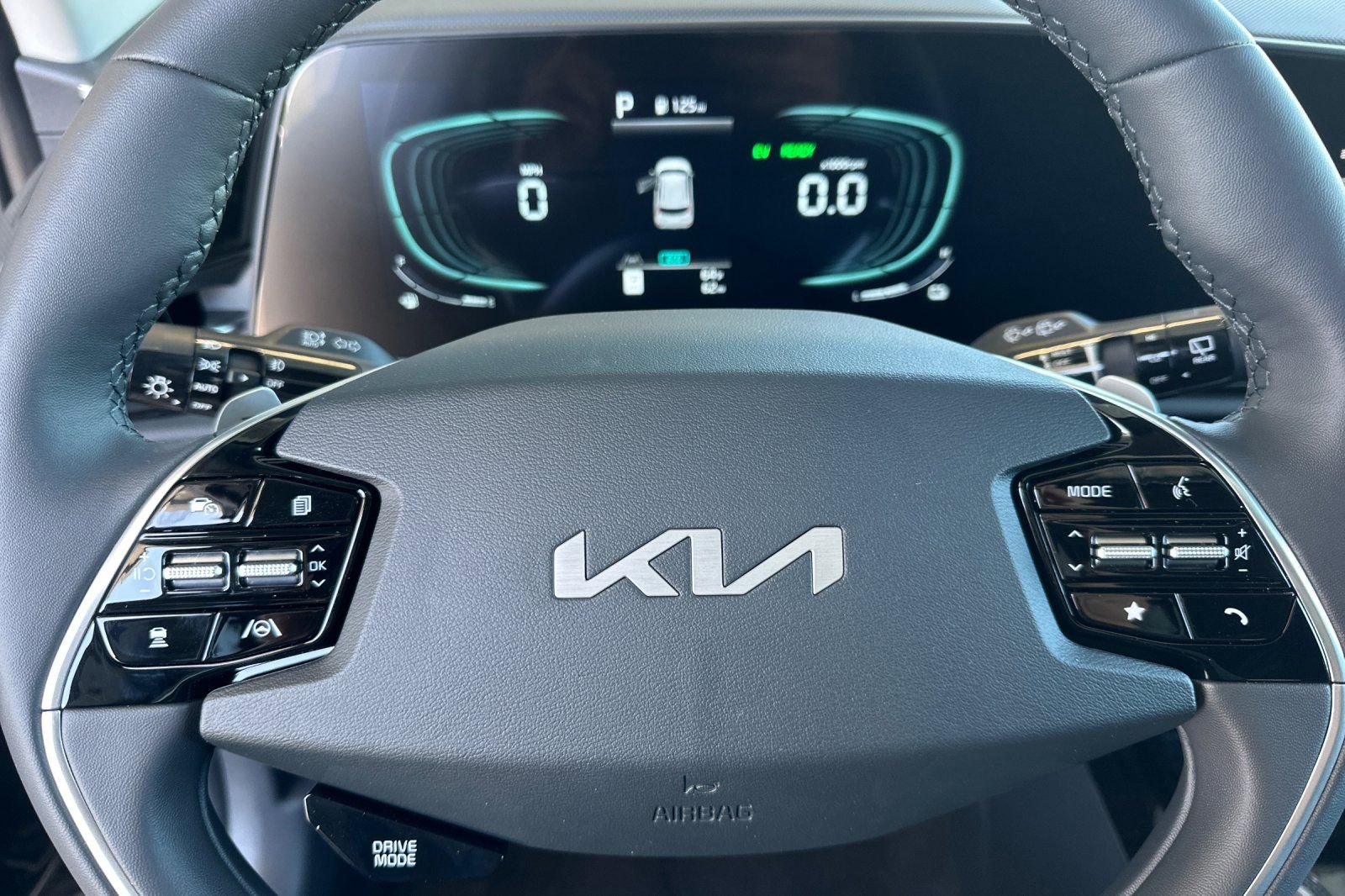 New 2026 Kia Niro FWD image 24