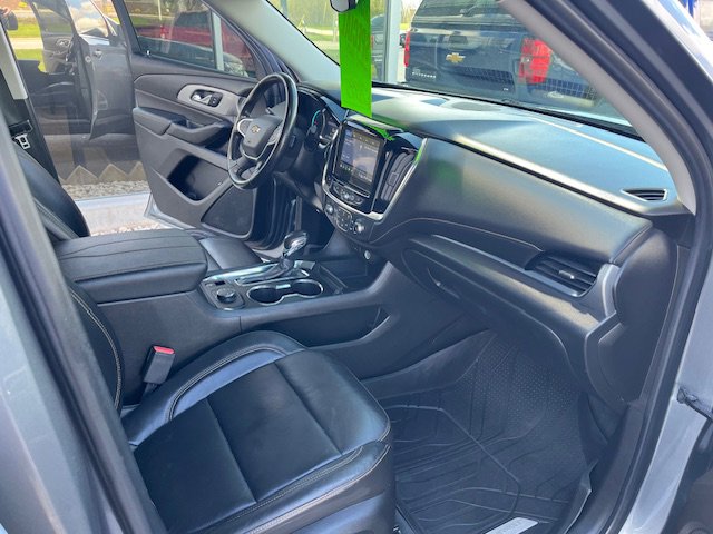 Used 2021 Chevrolet Traverse LT image 11