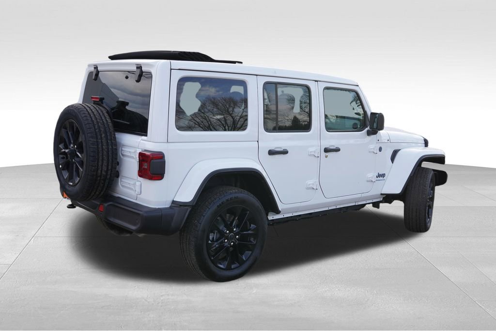 Certified 2025 Jeep Wrangler Unlimited Sahara w/ Safety Group image 6