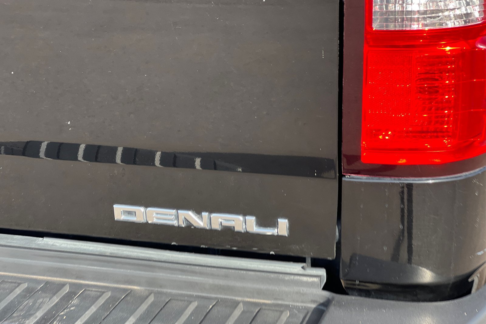 Used 2015 GMC Sierra 3500 Denali w/ Duramax Plus Package AWD/4WD image 22