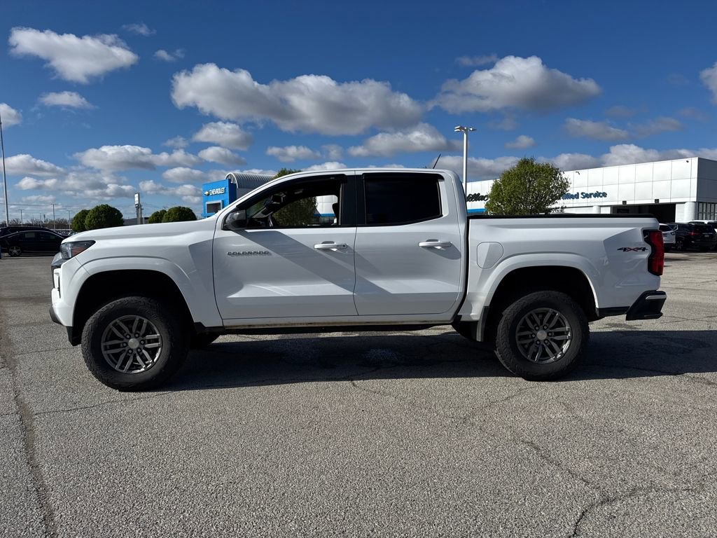 Used 2024 Chevrolet Colorado LT w/ LT Convenience Package image 3