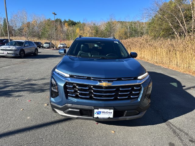 Used 2025 Chevrolet Equinox LT w/ Convenience Package II AWD/4WD image 8