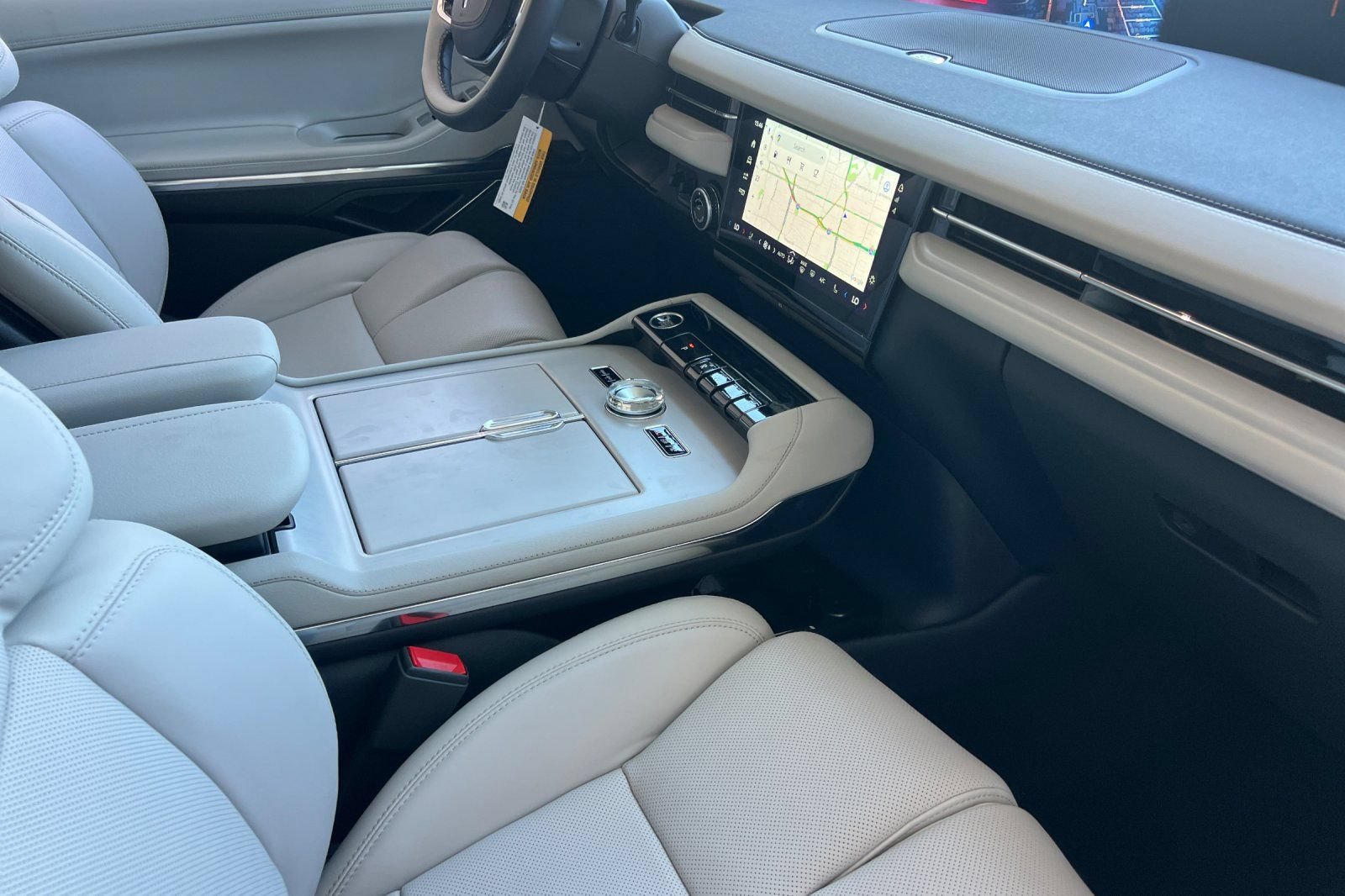 New 2026 Lincoln Navigator L Reserve AWD/4WD image 14