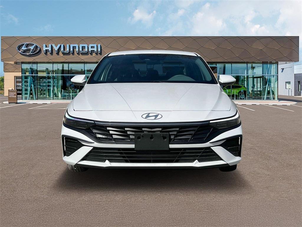 New 2025 Hyundai Elantra SE image 12