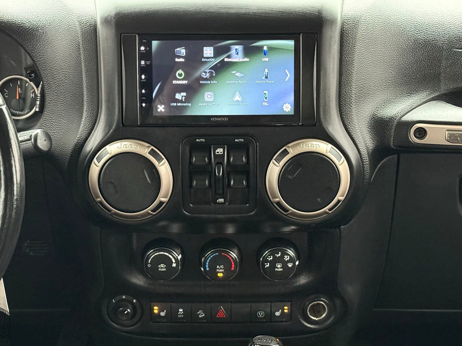 Used 2016 Jeep Wrangler Unlimited Sahara image 19