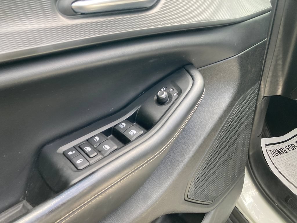 Used 2023 Jeep Grand Cherokee L Laredo w/ Luxury Tech Group I AWD/4WD image 14