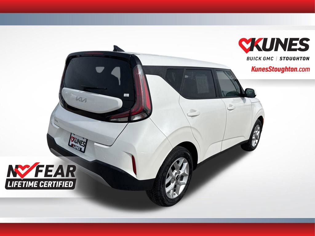 Used 2025 Kia Soul LX image 10