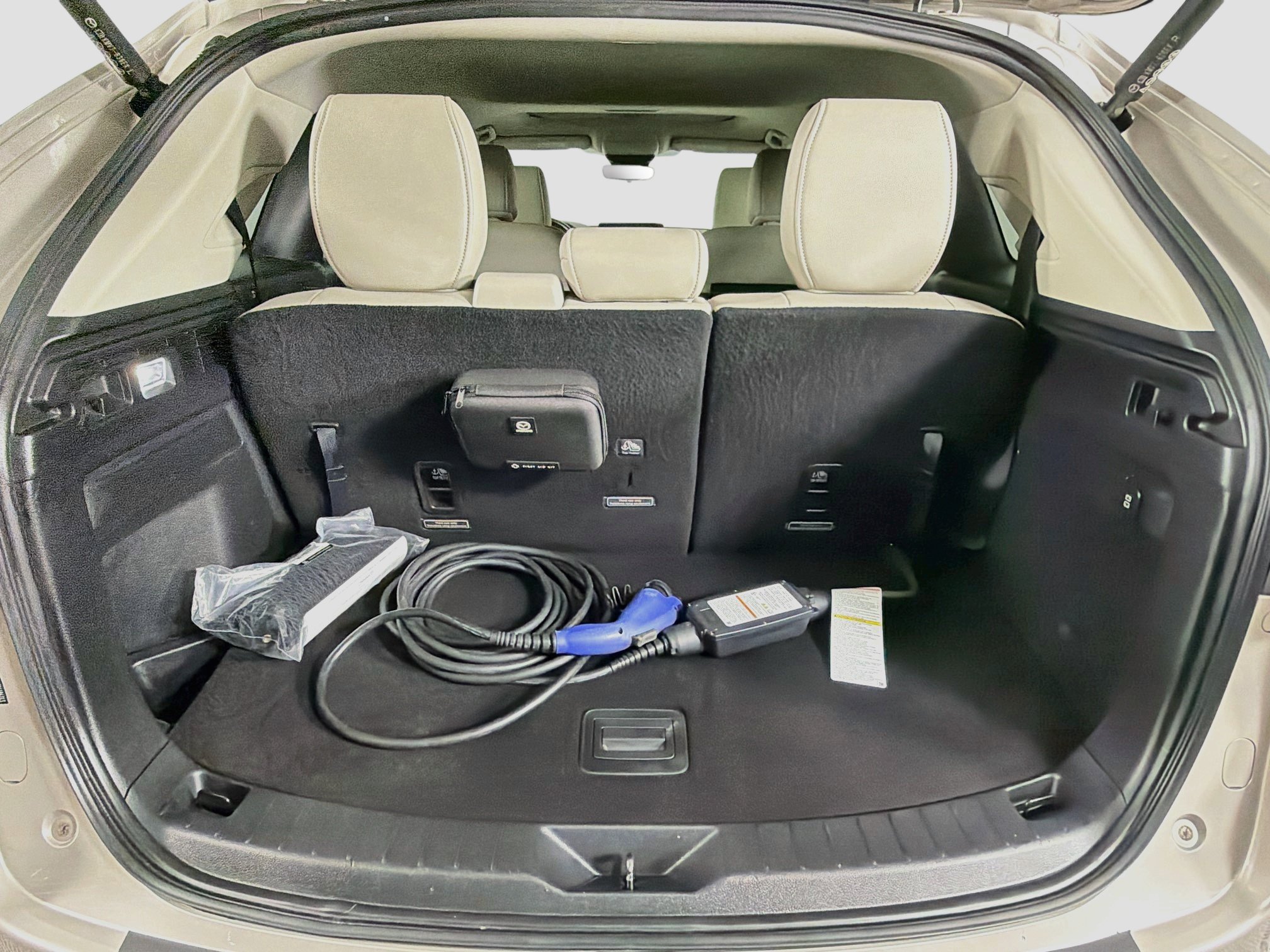 Used 2024 MAZDA CX-90 Plug-In Hybrid w/ Preferred AWD/4WD image 30