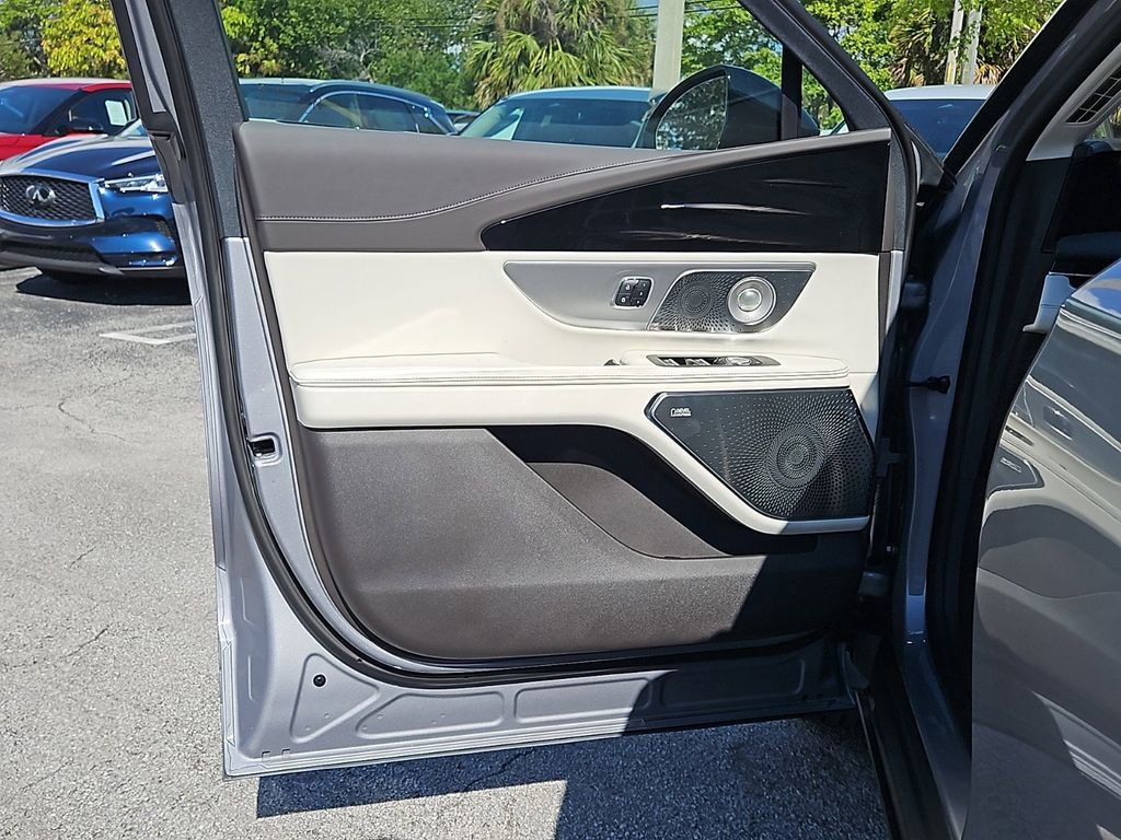 New 2025 Lincoln Nautilus Black Label AWD/4WD image 19