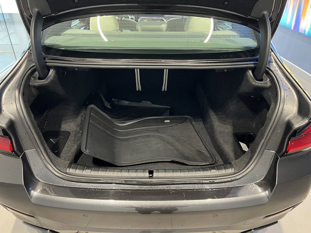 Used 2023 BMW M550i xDrive w/ Dynamic Handling Package image 33