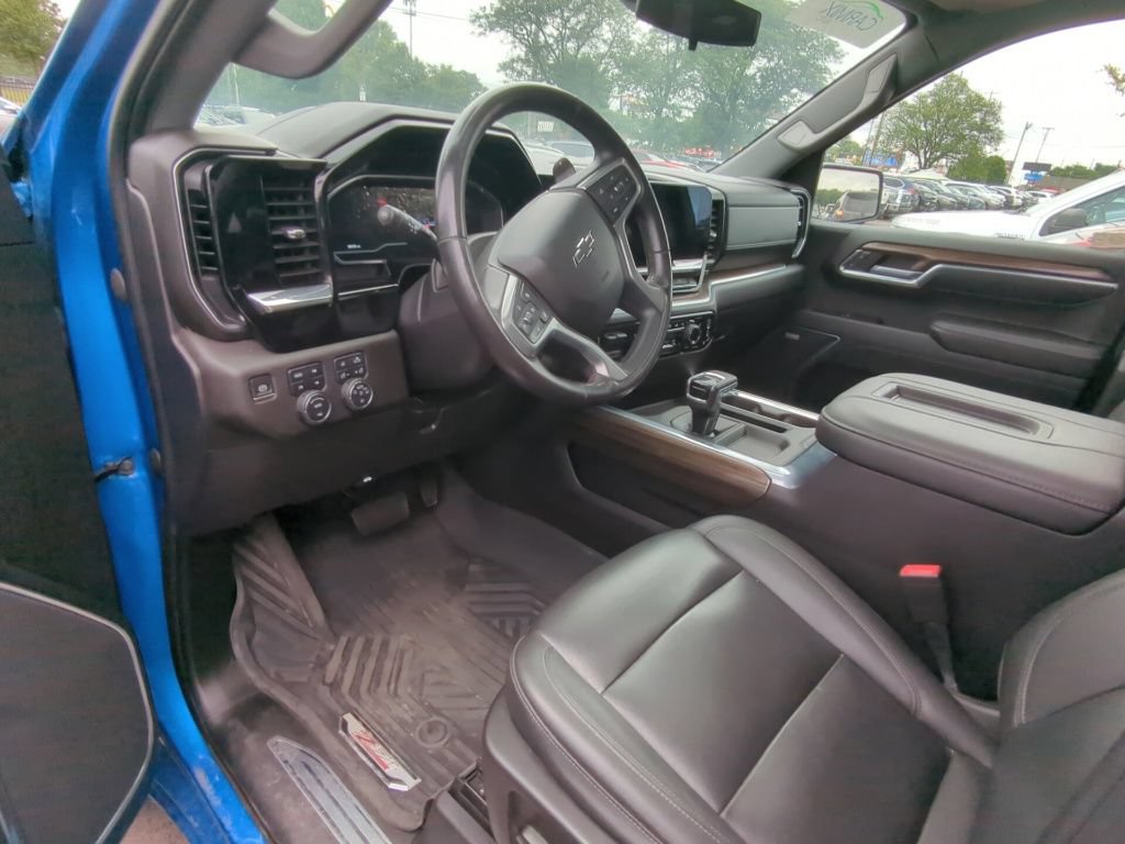 Used 2022 Chevrolet Silverado 1500 LT Trail Boss w/ LT Trail Boss Premium Package AWD/4WD image 8