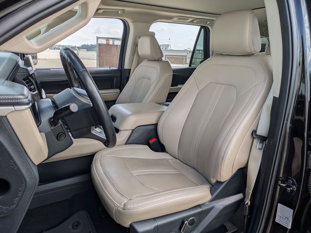 Used 2024 Ford Expedition Limited AWD/4WD image 23
