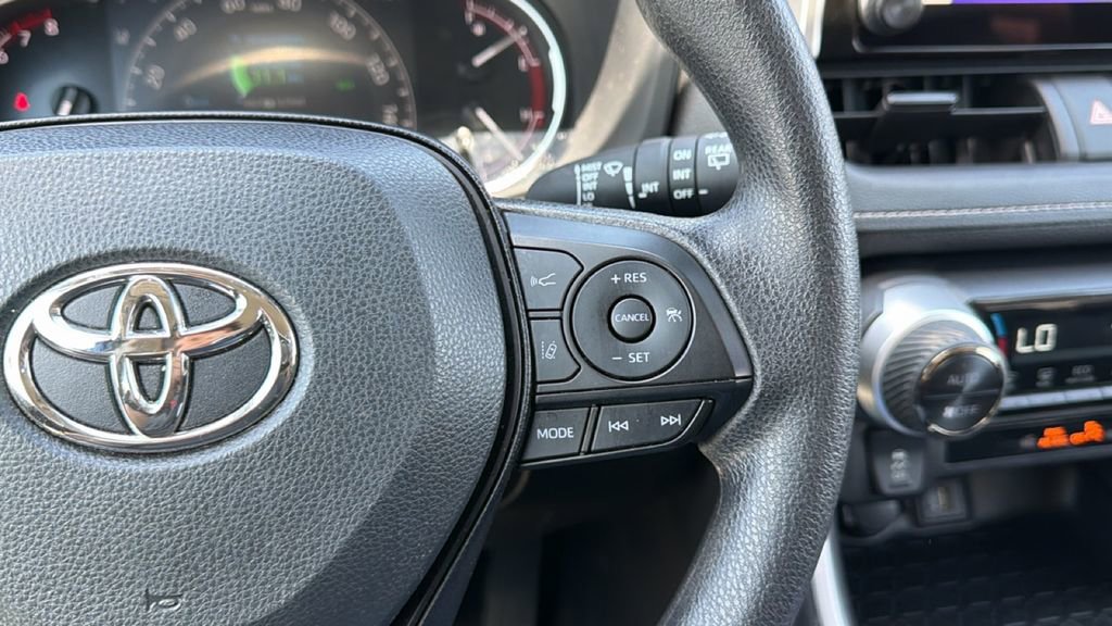 Certified 2025 Toyota RAV4 XLE image 27