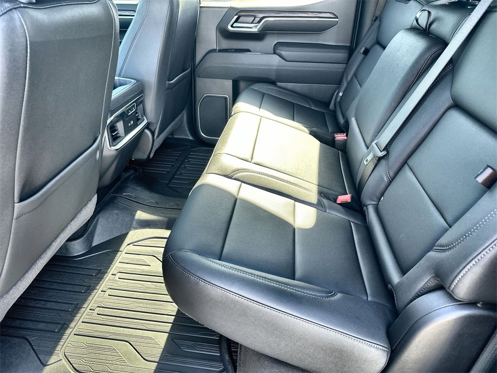 New 2026 GMC Sierra 1500 SLT image 16