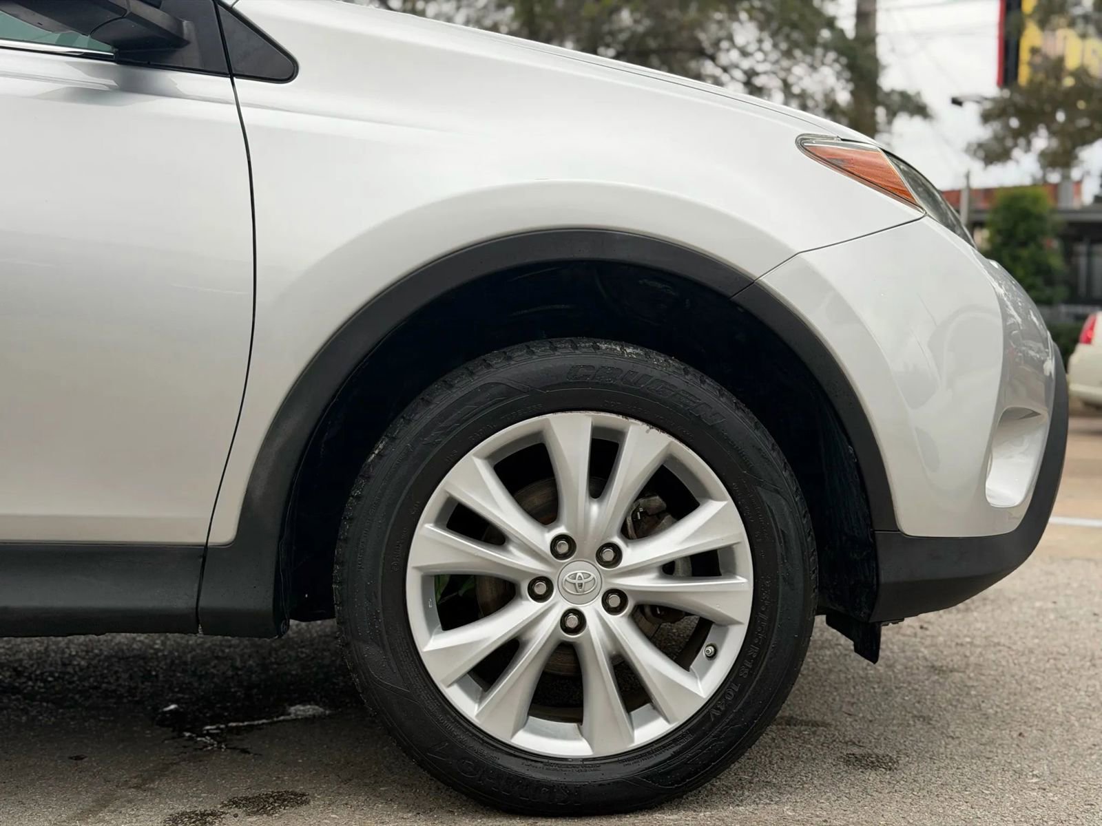 Used 2015 Toyota RAV4 Limited w/ Technology Package image 33