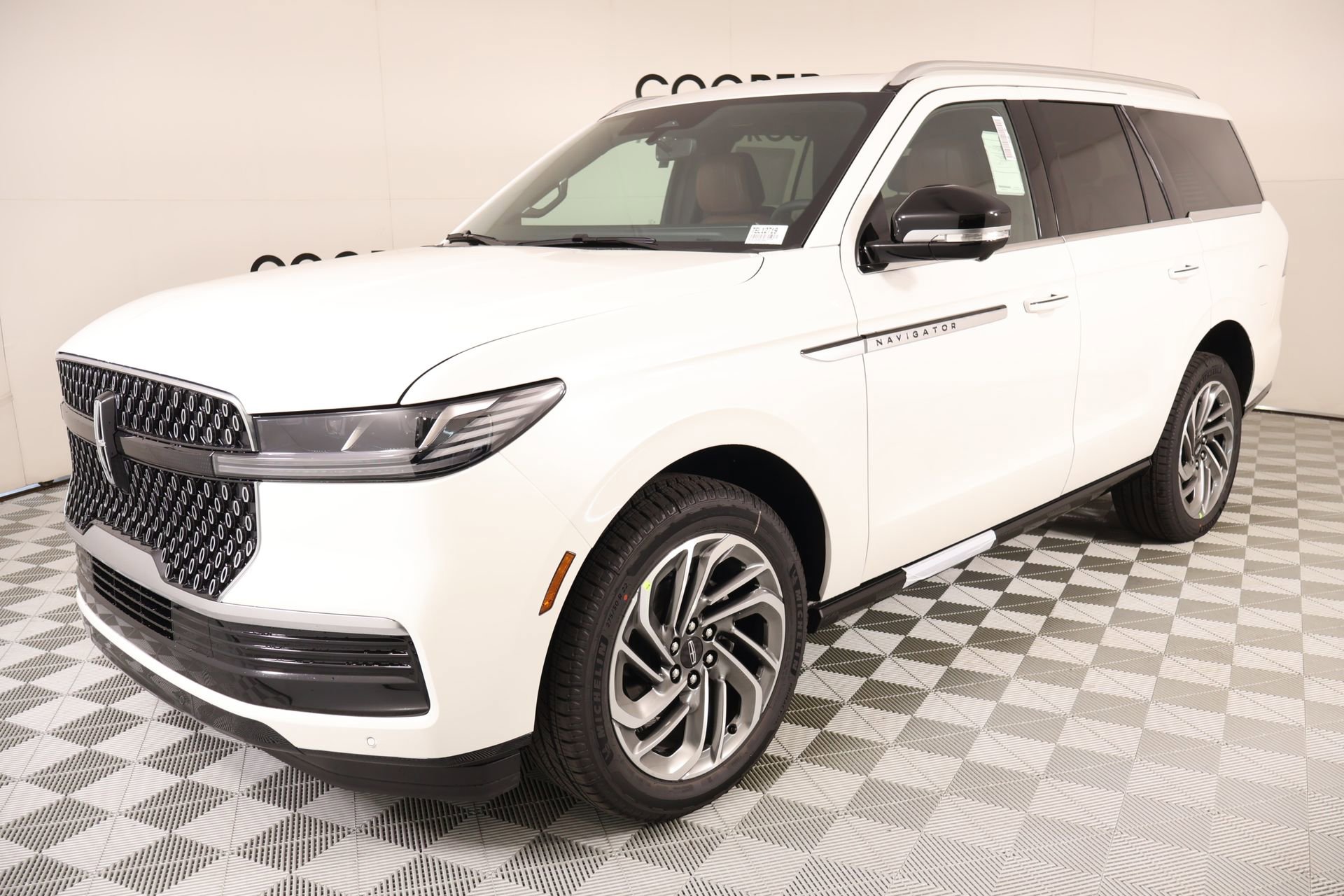 New 2026 Lincoln Navigator Reserve AWD/4WD image 11