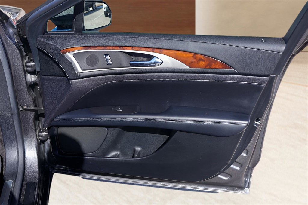 Used 2017 Lincoln MKZ Select w/ Technology Package image 28