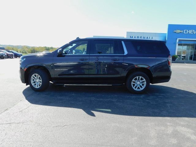 Used 2023 Chevrolet Suburban LT image 13
