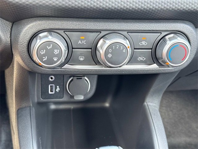 New 2025 Nissan Kicks Play S image 29