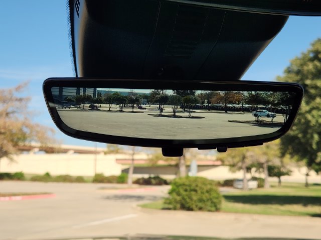 Used 2025 GMC Acadia Denali w/ Super Cruise Package FWD image 17