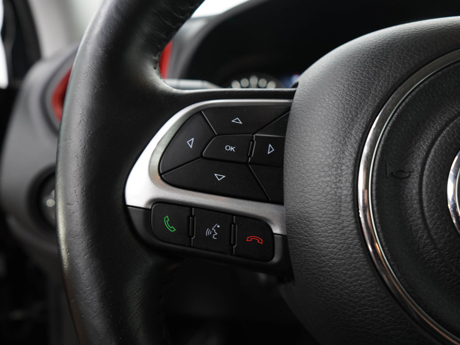 Used 2019 Jeep Renegade Trailhawk w/ Cold Weather Group II AWD/4WD image 24