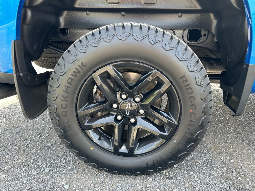 Used 2022 Chevrolet Silverado 1500 Custom Trail Boss AWD/4WD image 17