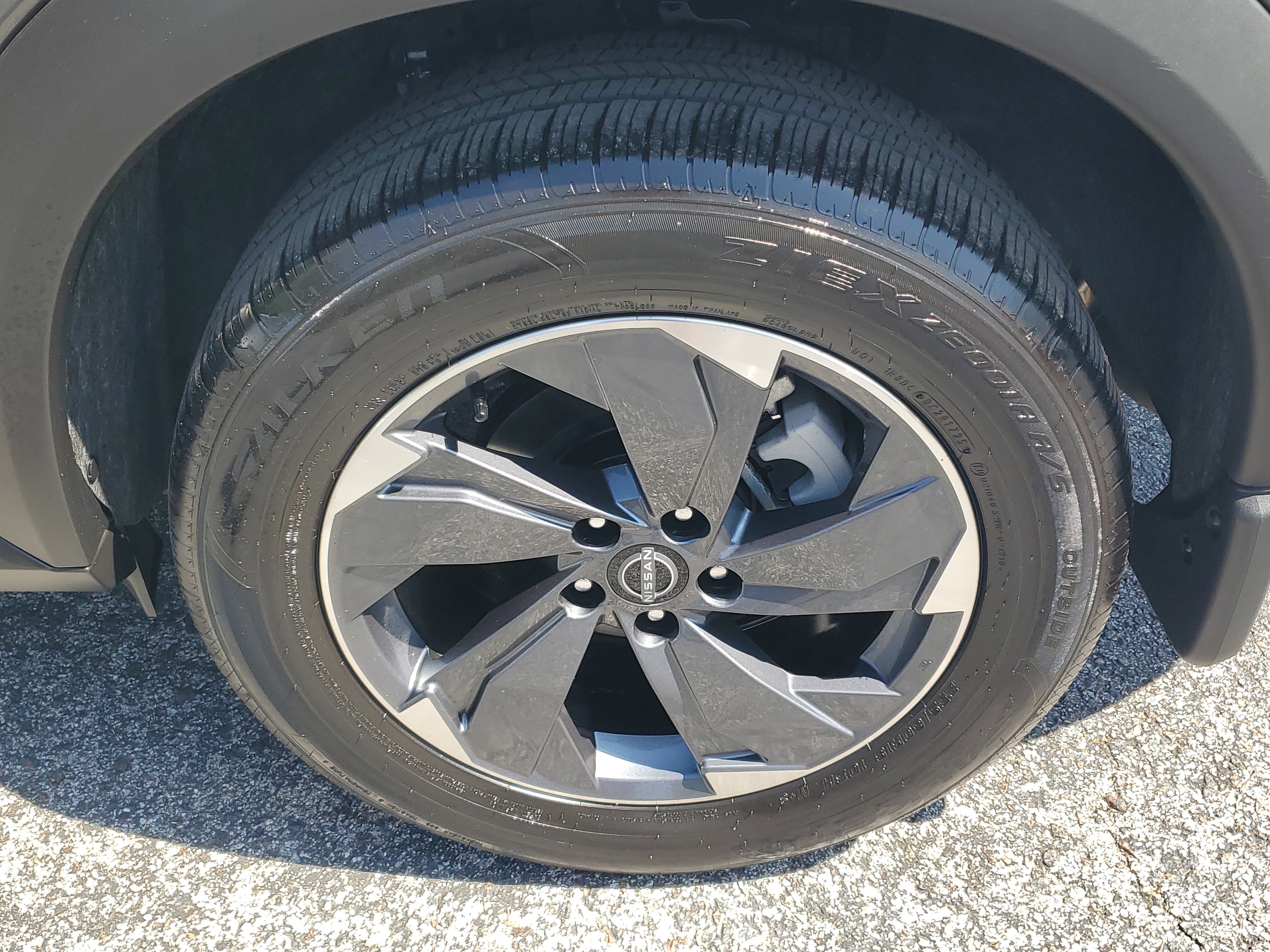 Certified 2026 Nissan Rogue SV FWD image 10