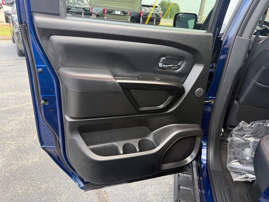 Used 2024 Nissan Titan PRO-4X w/ Pro-4x Convenience Package AWD/4WD image 12