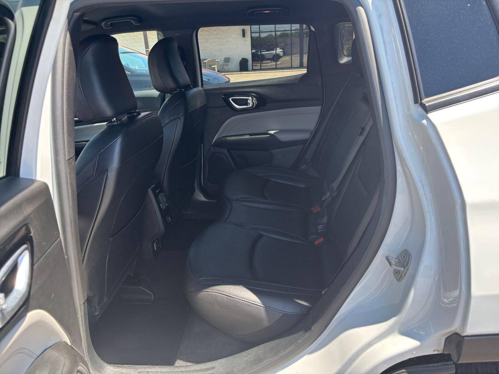 Used 2025 Jeep Compass Limited AWD/4WD image 28