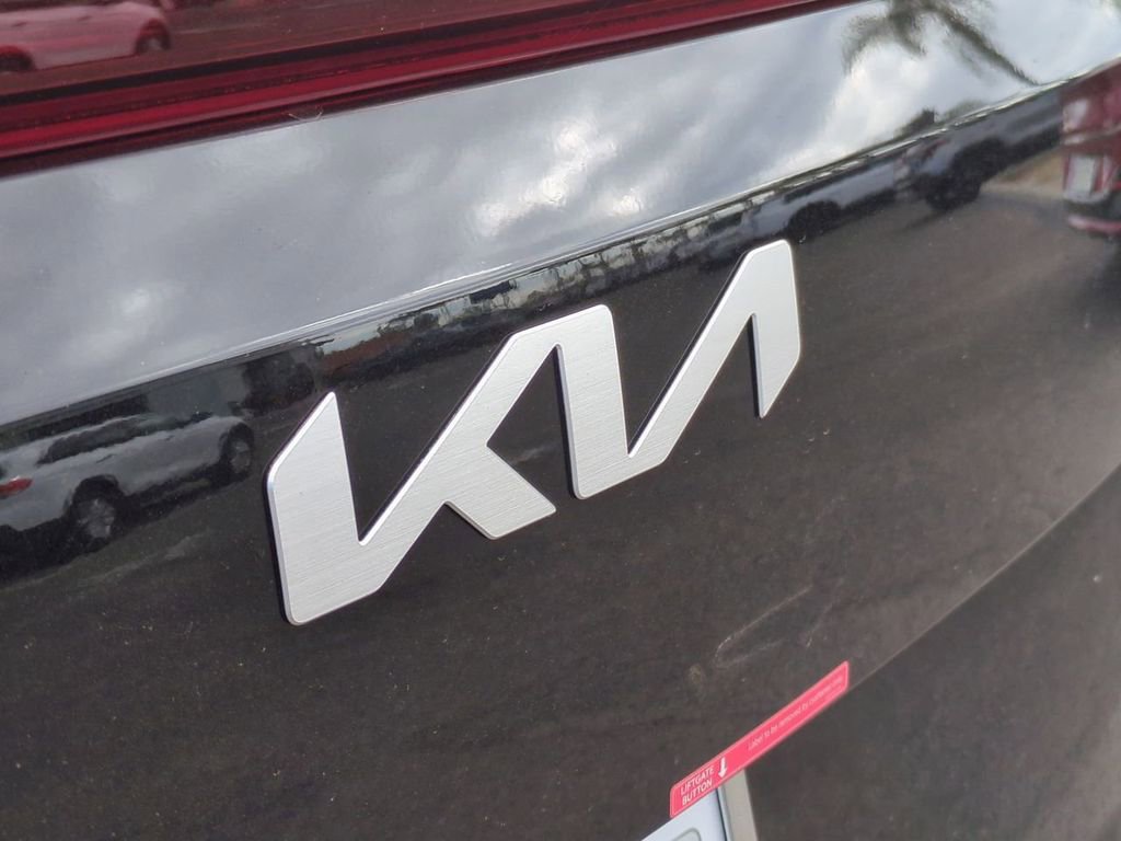 New 2026 Kia Carnival LXS image 30