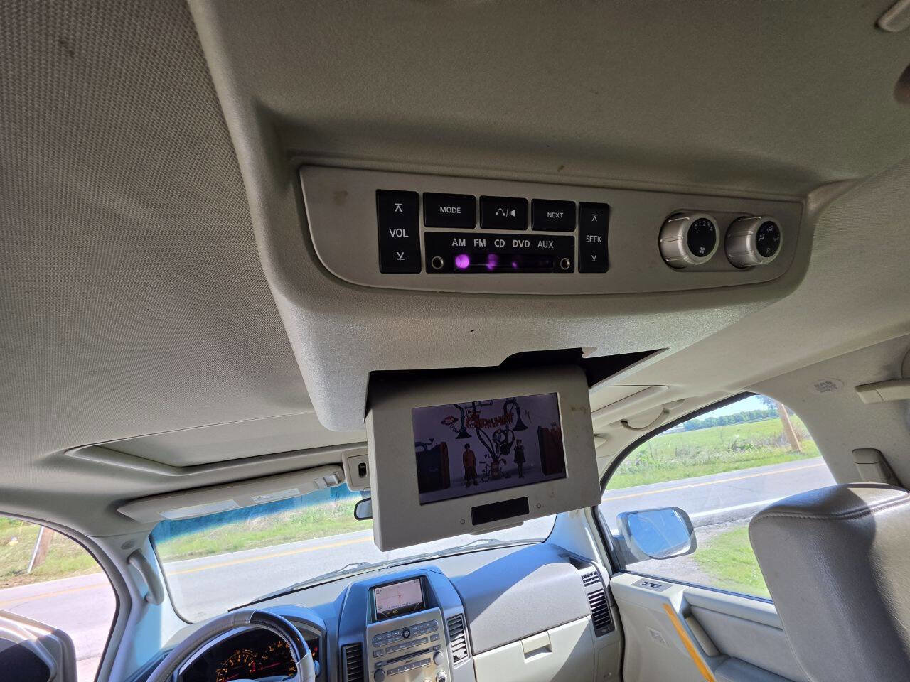 Used 2004 INFINITI QX56 4WD w/ Smart Vision Pkg image 4