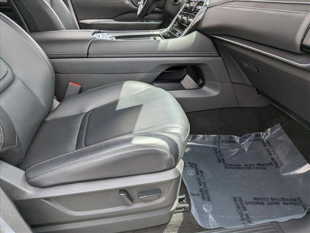 Used 2025 Nissan Armada SV image 19