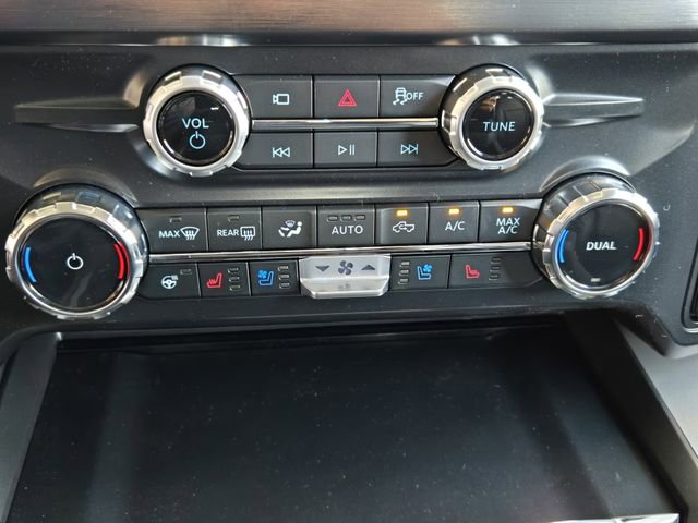 New 2026 Ford F250 Lariat w/ Black Appearance Package image 15